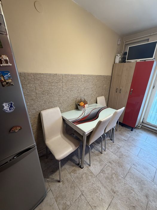 Inchiriez apartament 3 camere ultracentral Arad