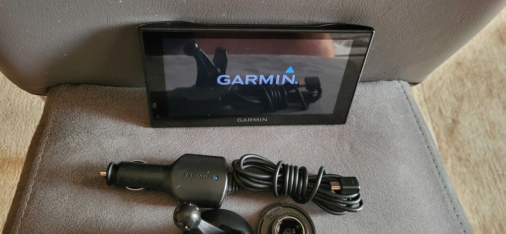 Garmin Nuvi2689 GPS full harti  accesori pe viata actualizare