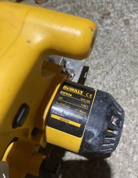 Circular Dewalt dw936