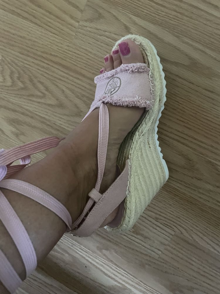 Сандали на платформа juicy couture