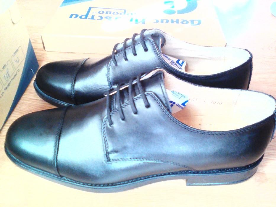Нови Български Есенно и пролетни черни обувки номер 42
