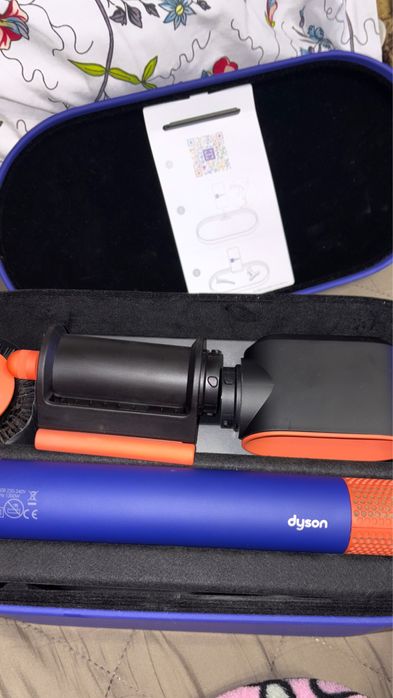 Dyson Airwrap 1300w,nou,inca in garantie