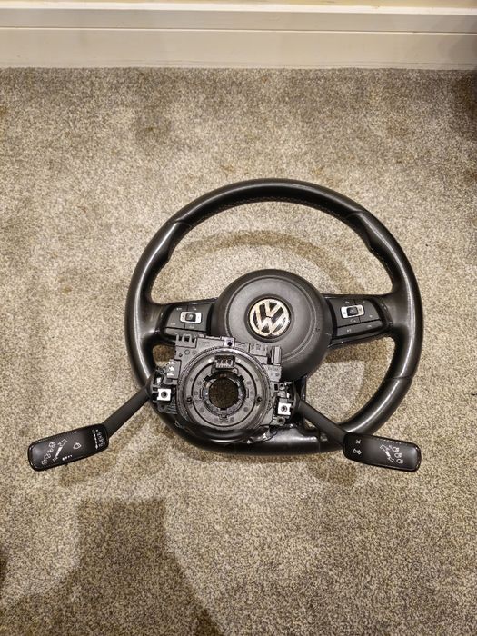 Vand volan r line care se potrivește pe toată gama vag..citiți anuntul