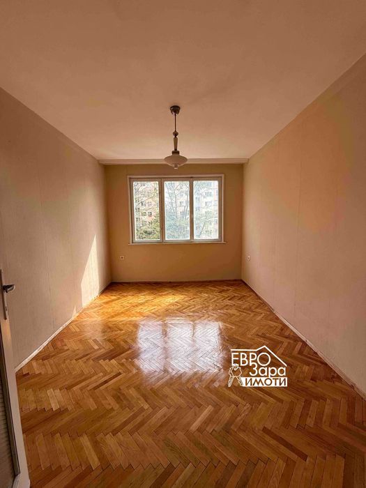 Дава се под наем Четиристаен апартамент в Стара Загора, Център - 86 кв.м за 331.5 € - Снимка #2