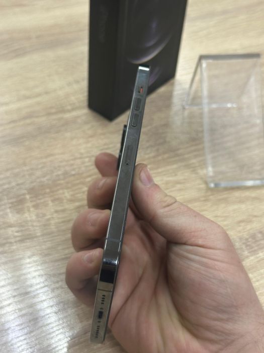 iPhone 12 pro max без ремонта