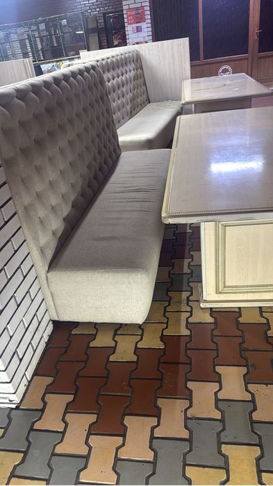 Срочно продам столы диваны