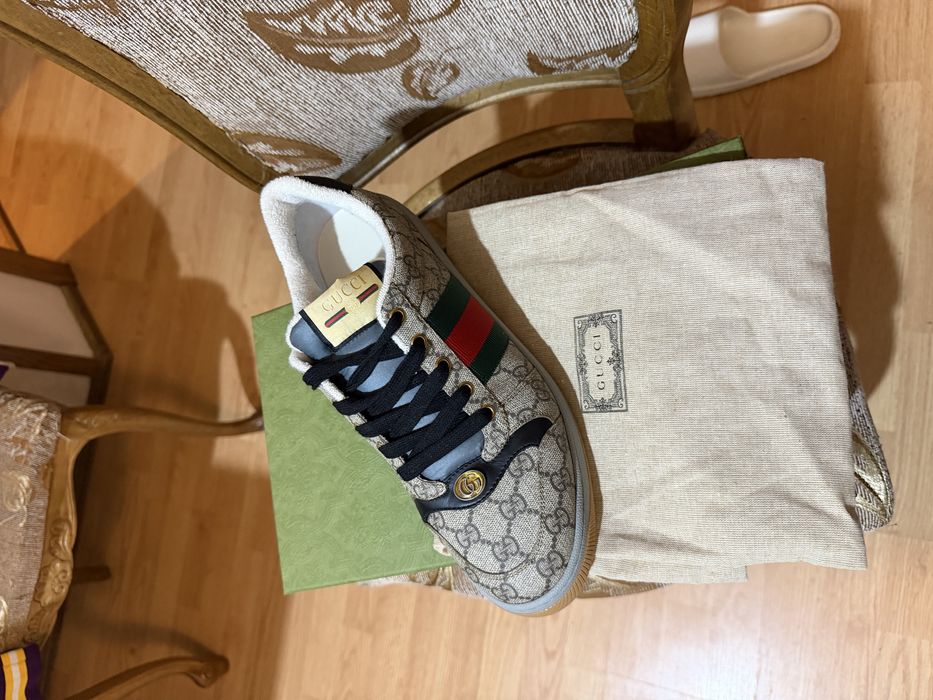 Vand perechie de gucci