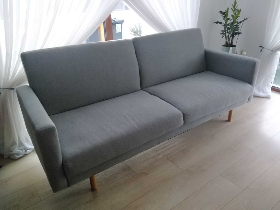 Vand canapea 3 locuri, extensibila, culoare gri.