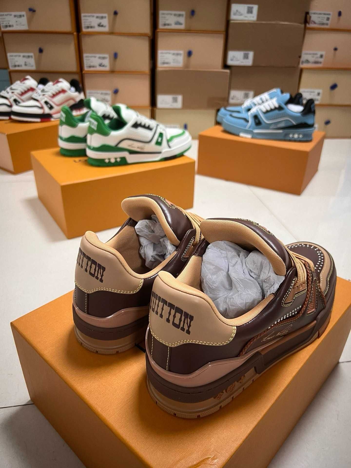 Adidasi Louis Vuitton Trainer Premium
