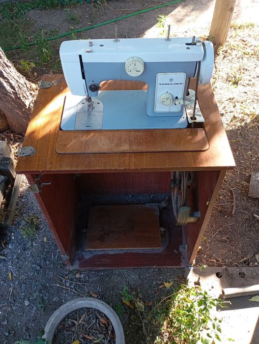 Швейная машина советская продам
