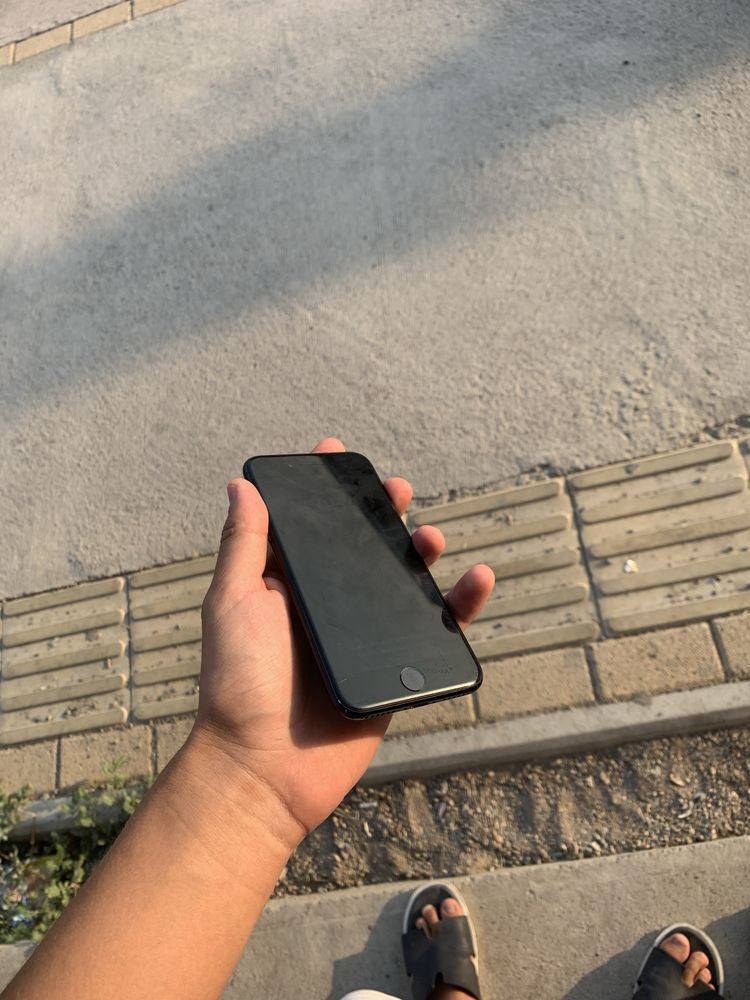 iPhone Se3 sotiladi
