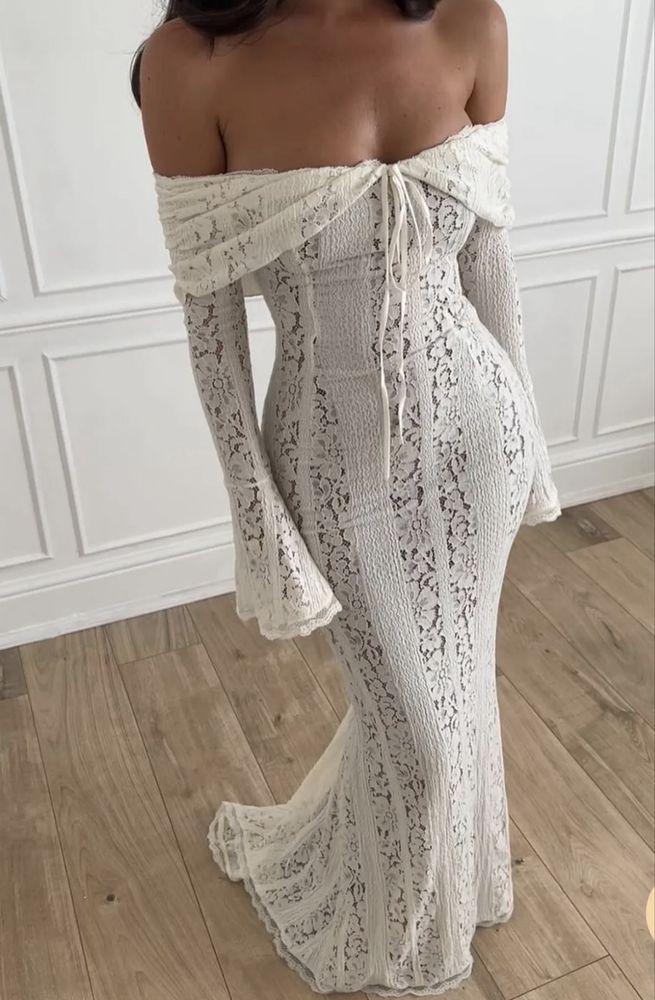 The Dress Edit Дантелена рокля
