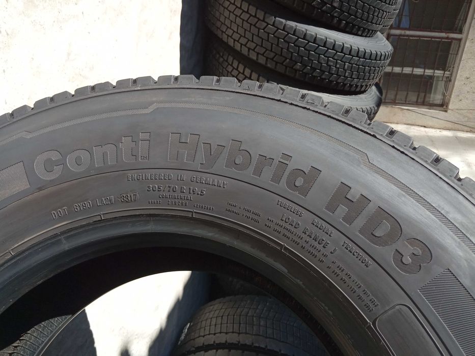 4 Тежкотоварни гуми 305/70R19.5 Continental Hybrid HD3 148/145M 18PR