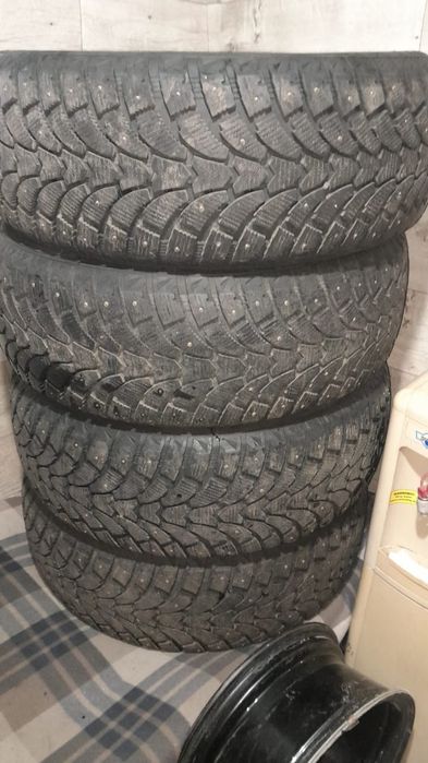 Продам шины комплект