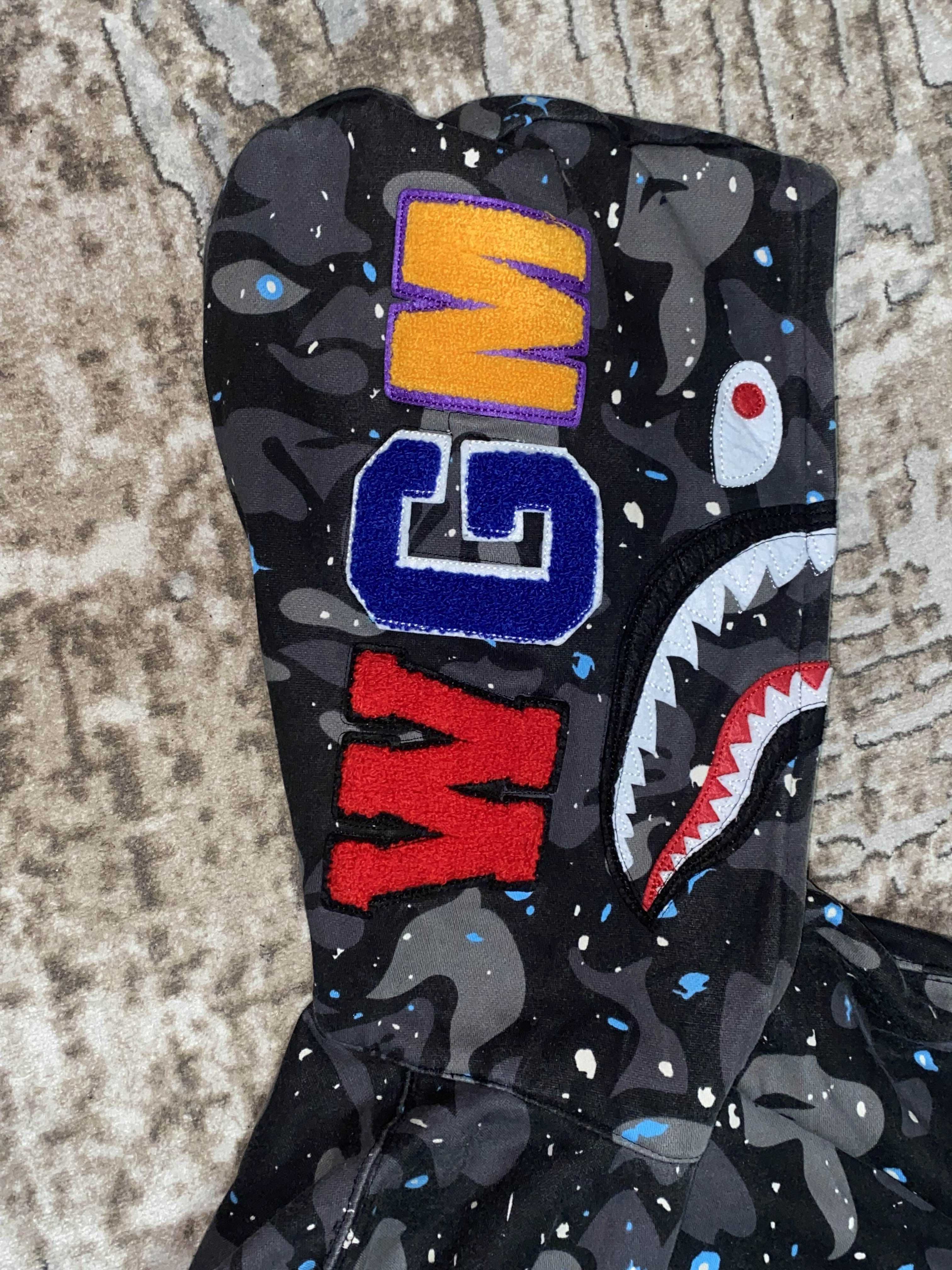 Продавам мъжки Bape суичър, размер Л