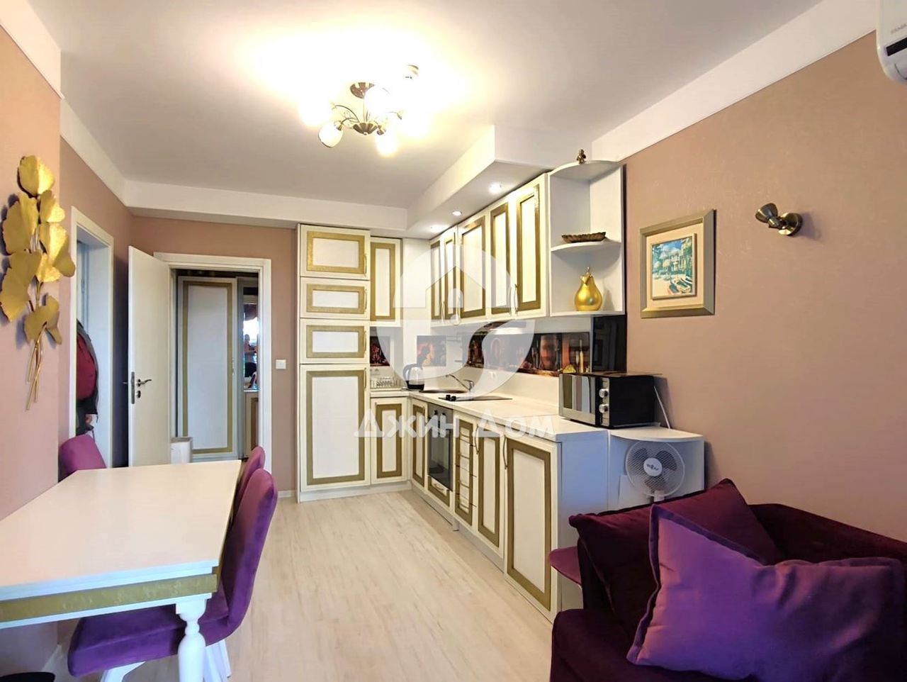 Продава се Двустаен апартамент в к.к. Слънчев бряг - 64 кв.м за 1438 €/кв.м - Снимка #3