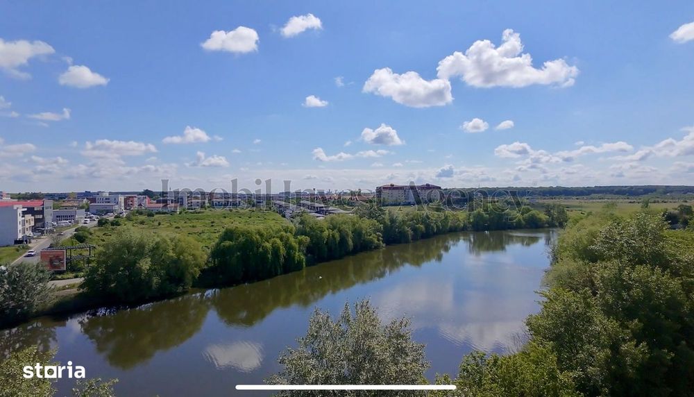 Apartament 3 camere de vanzare Pipera in bloc cu vedere la lac