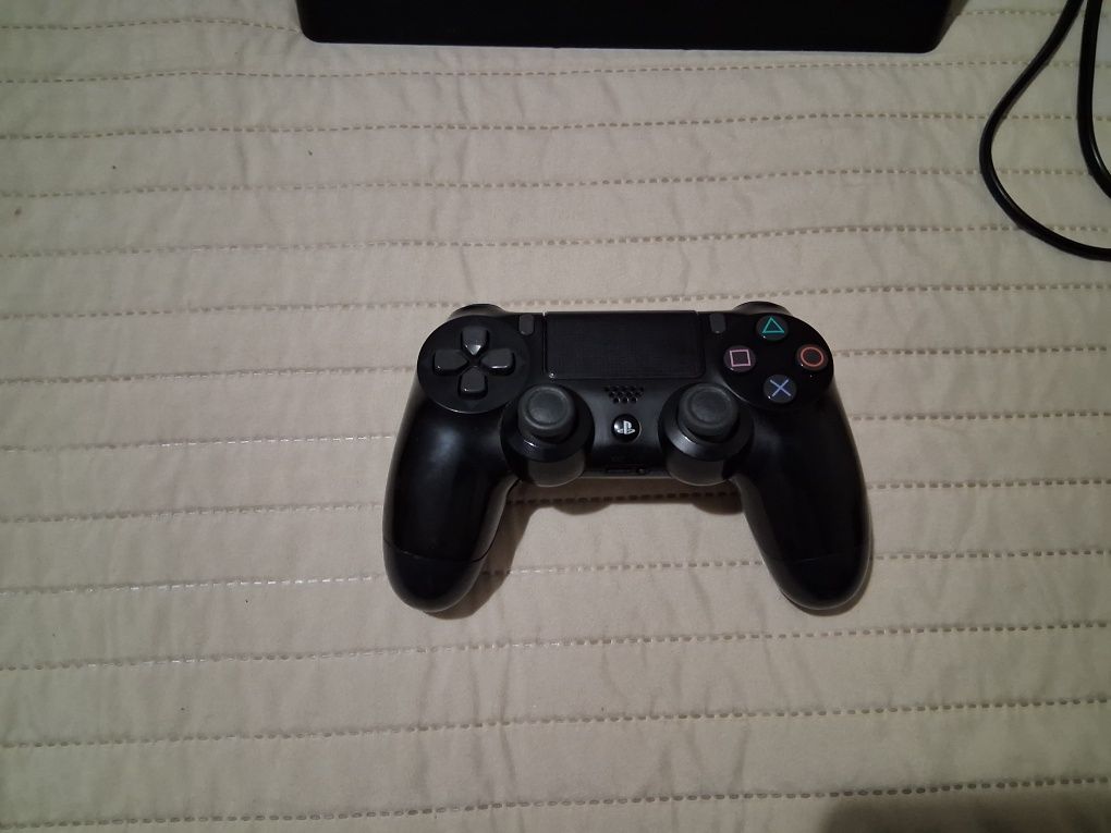PLAYSTATION 4 Slim 861.4 gb