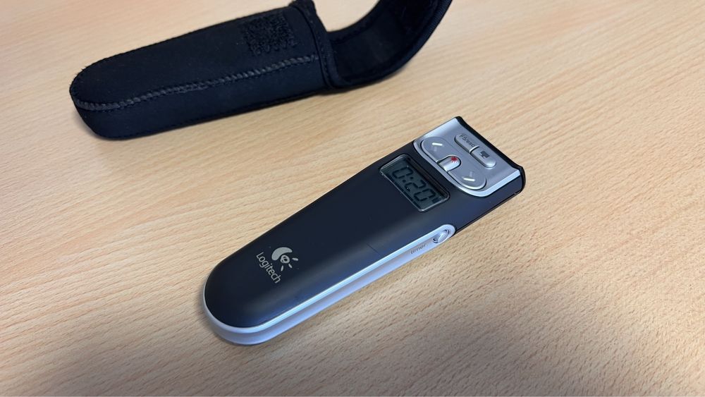 Безжичен презентър Logitech R-RB5
