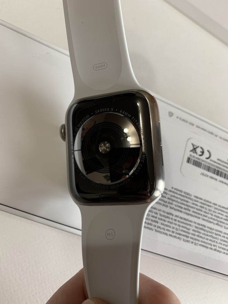 Ceas Apple Watch Edition Seria Seria 5 44mm Titanium Case Titan