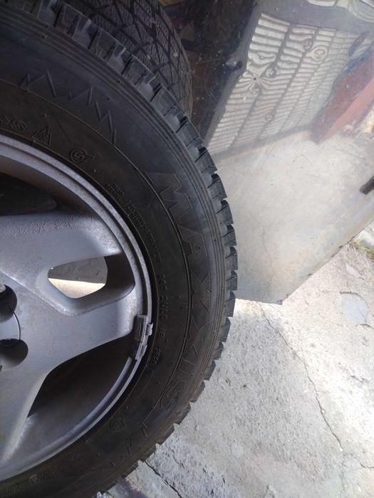 Лети джанти 16 цола Toyota rav4 +гуми 225 70 16