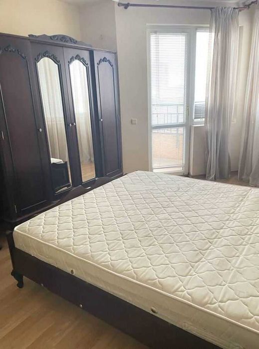 Двустаен апартамент в кв. Зорница