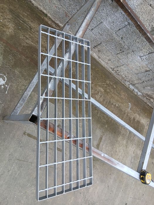 Trepte zincate galvanizate