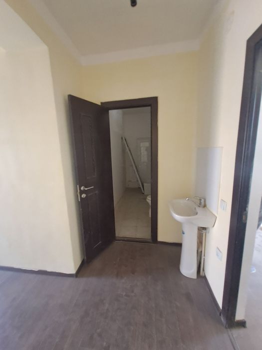 Katej sotiladi sharshara 2 sutixli 3 xona.