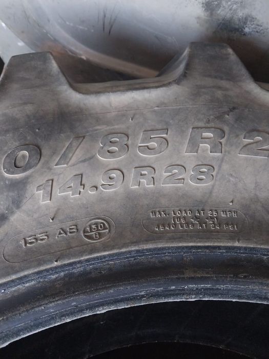 Vând cauciucuri  de tractor în stare bună