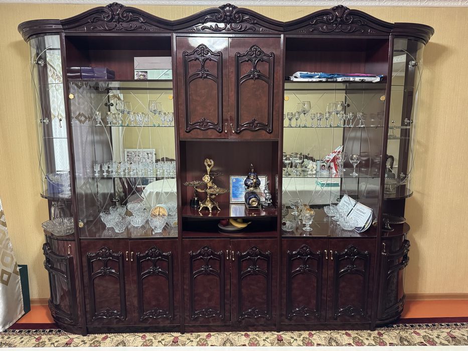 Шкаф стенка в хорошем состояние