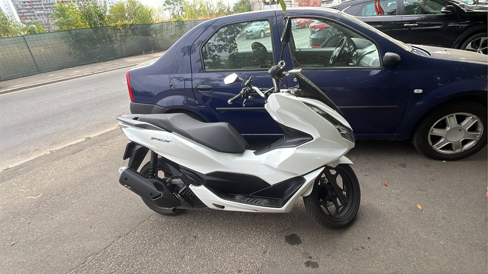Honda PCX 125 (permis categoria B)