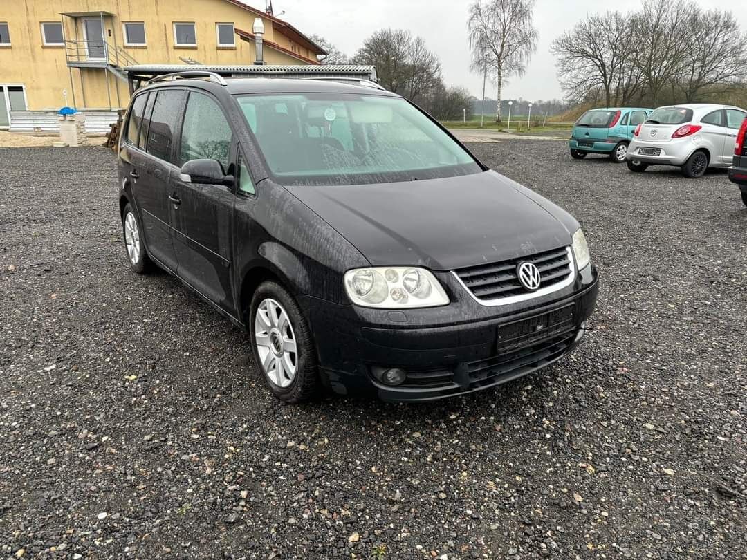 Dezmembrez vw Touran 2.0 AZV