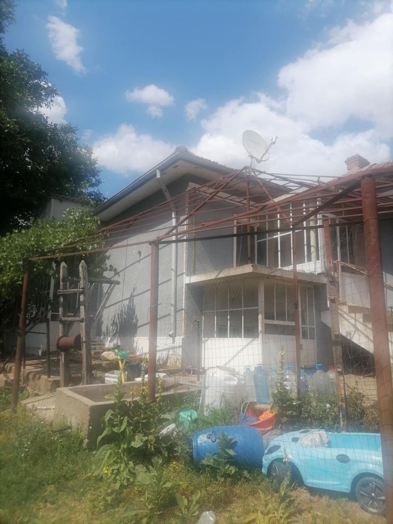 Продава се къща в село Зафирово!