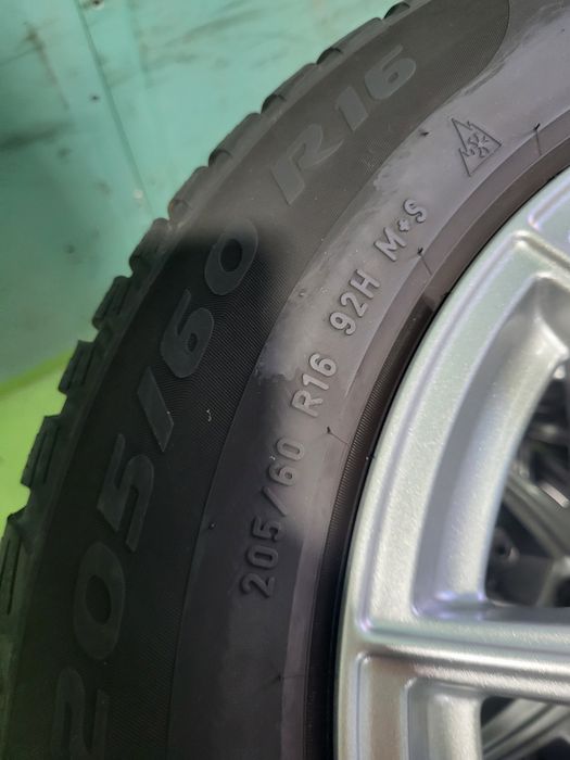 4 бр зимни 205/60/16 Pirelli