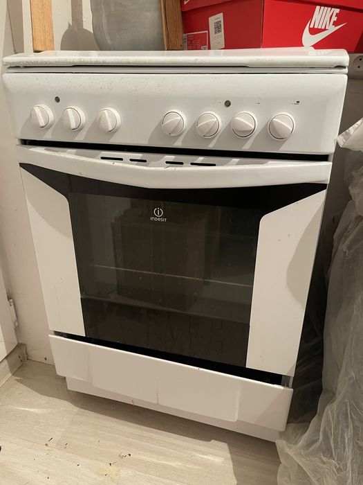 Электрическая плита состояние б/у