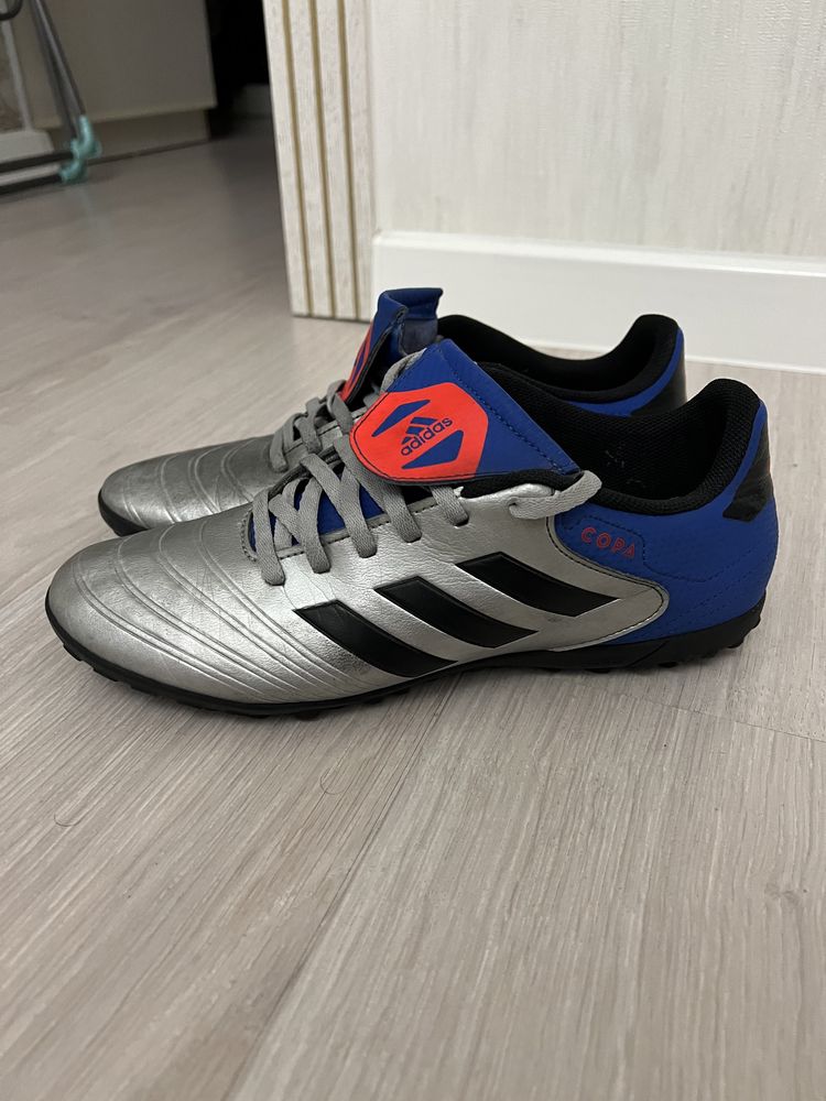 Adidas Сороконожки для футбола, футбольные кроссовки