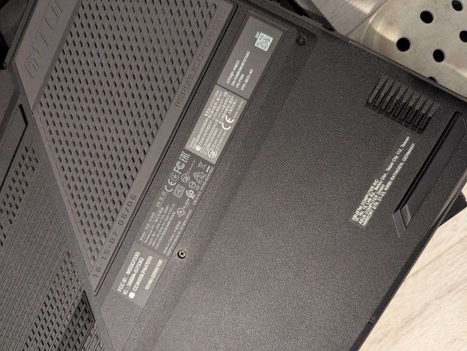 Vand ASUS ROG Strix SCAR 17 - 5800h, RTX 3060, 1tb, 64gb ram la cutie