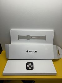 Apple Watch SE 40 mm GPS starlight sigilat