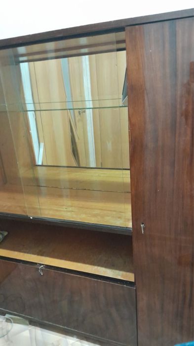 Отдам даром сервант