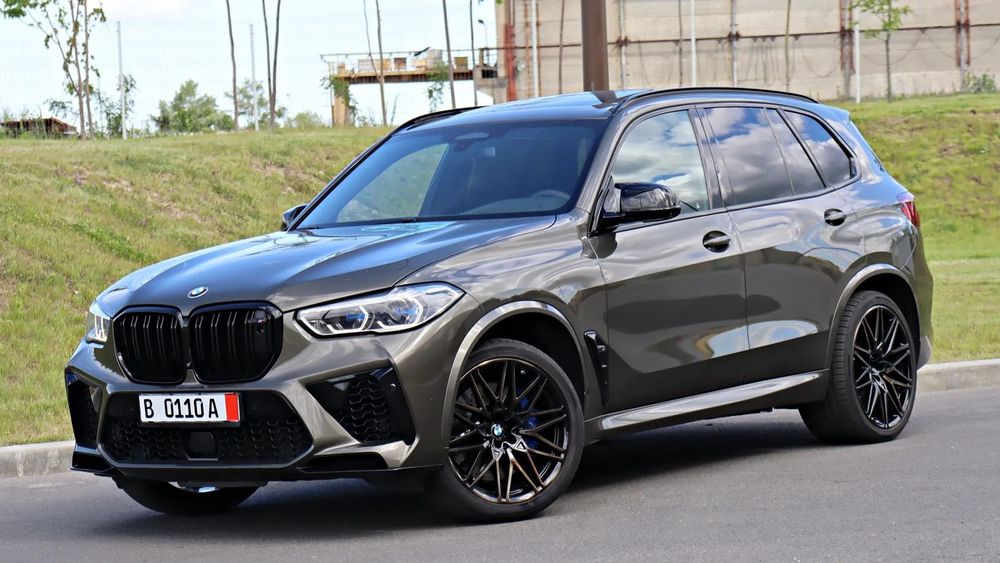 BMW X5 M 626 CP / FULL OPTIONS / Laser/B W / Pano/Sky Loung/SoftClose/Carbon