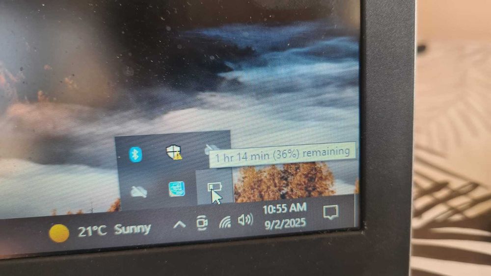 Laptop Lenovo core i3 ,  12 gb ram ssd 240