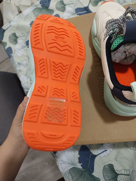 Adidași steve madden bounce 1 mărime 37