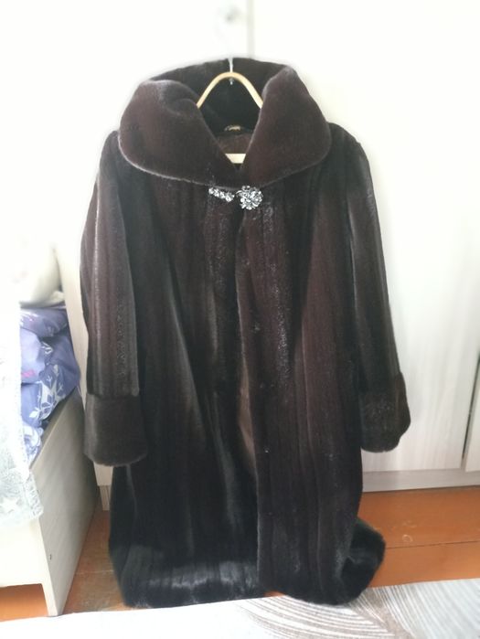 Продам шубу длина до колен