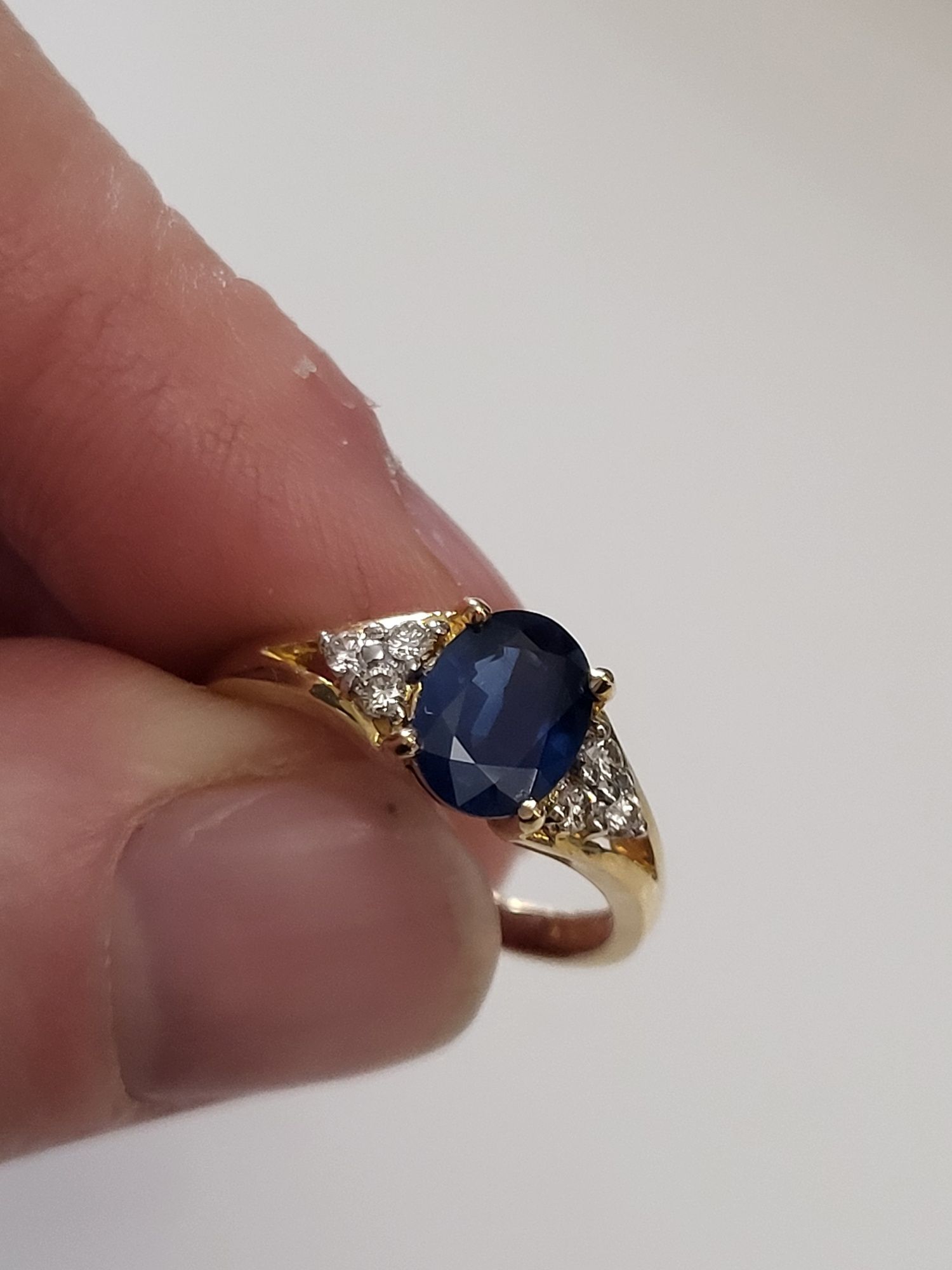 Inel 18kt safir natural si diamante