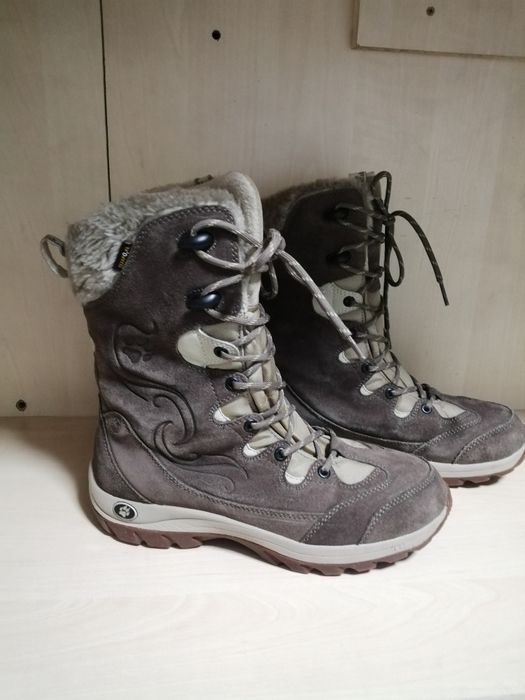 Зимнии высокие ботинки