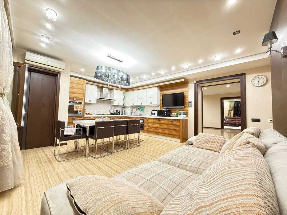 ПРОДАЖА НА ЦУМ! 4х комн. квартира,220 кв.м, Мирабад, ул Афросиаб. США