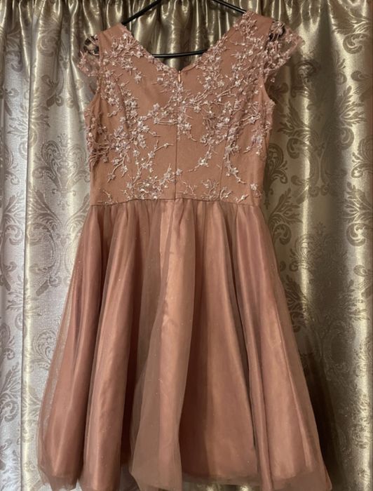 Rochie eleganta pentru ocazii.