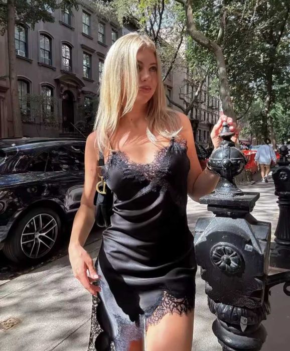 Рокля по модел на Zara