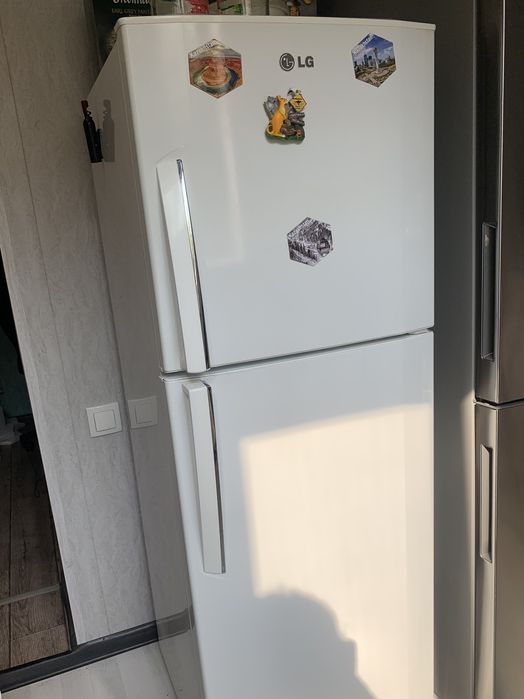 Продается холодильник LG