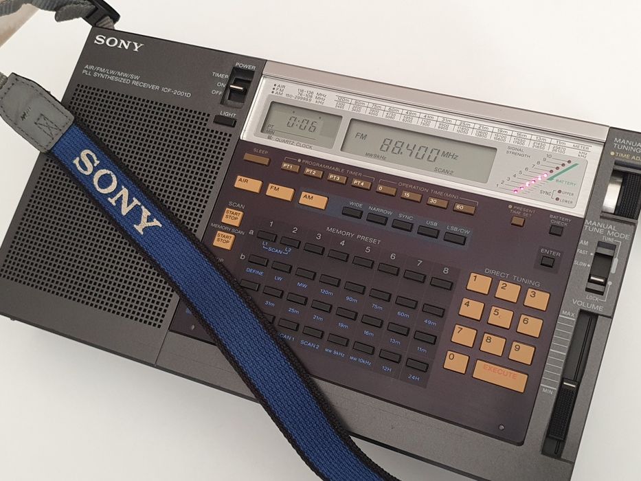 RADIO portabil Sony icf 2001 D pentru cunoscatori